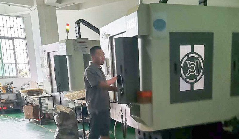 电脑锣机加设备